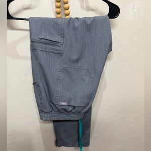 Figs Yola Skinny Scrub Pant in Graphite Grey MP